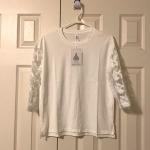 White Mesh floral appliqué sleeve -Long sleeved crew neck Tshirt- Size M-NWT